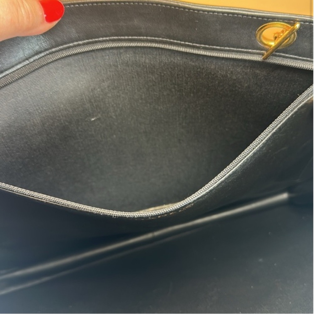 CHANEL COA XL Calfskin Tote 24K Goldplated Hardware Early 90's Made in France - Picture 16 of 16